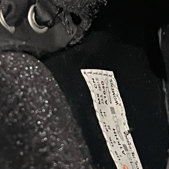 Timberland waterproof boots black velvet size 7 MSRP 289$ - Picture 9 of 11